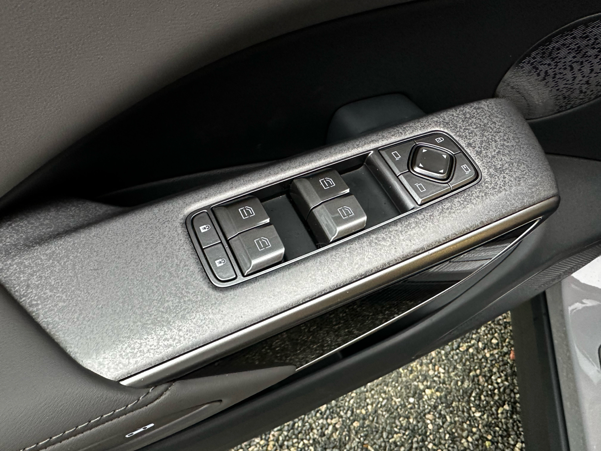 Grå Hongqi EHS7 fra 2025