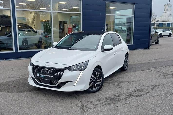 Hvid Peugeot 208 fra 2020 set udefra