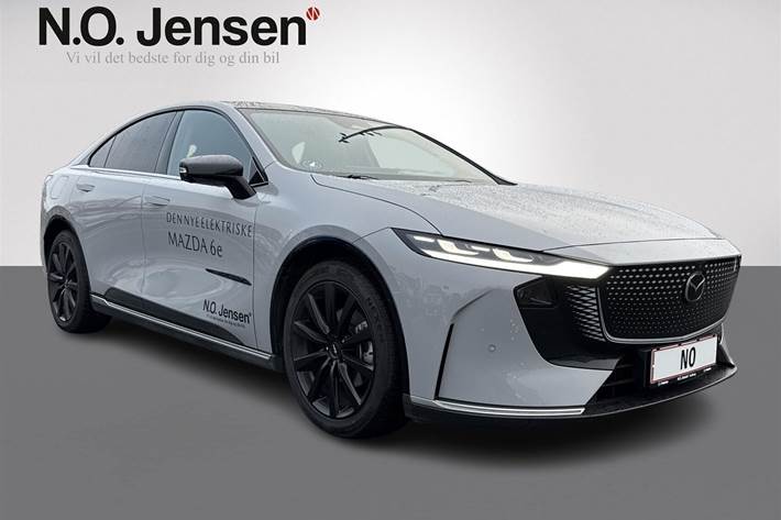 Grå Mazda 6e fra 2025 set udefra