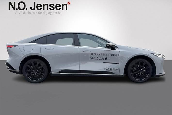 Grå Mazda 6e fra 2025