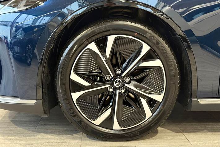 Grå Mazda 6e fra 2025