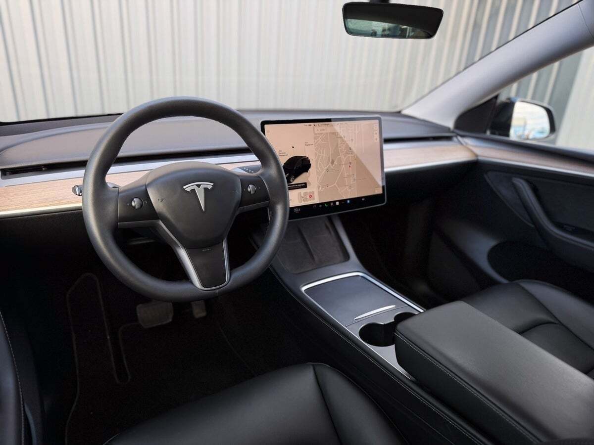 Tesla Model Y RWD