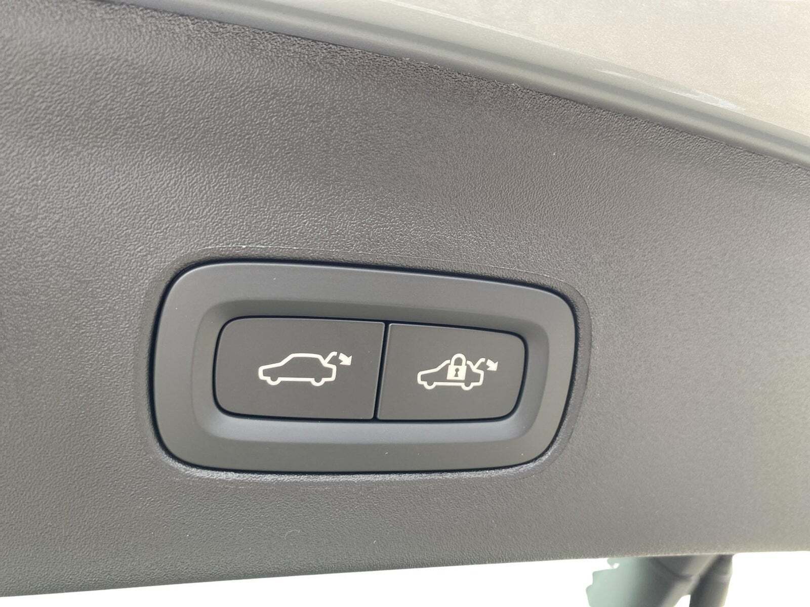 Grå Polestar 2 fra 2025