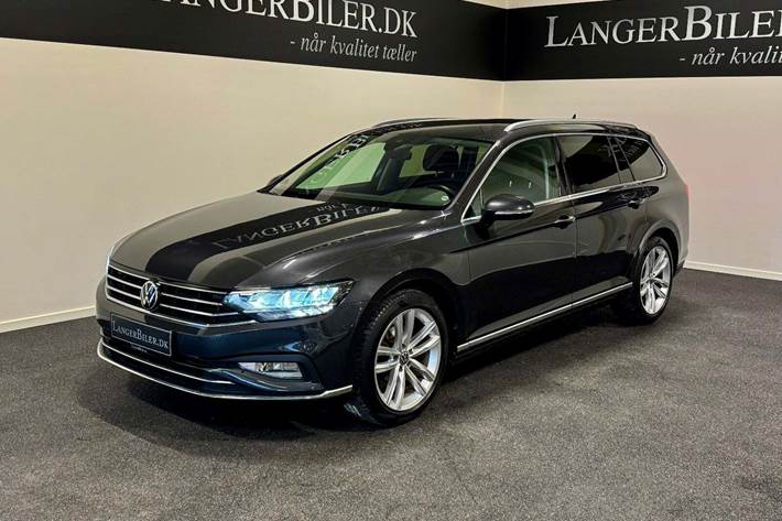 Grå VW Passat fra 2021 set udefra
