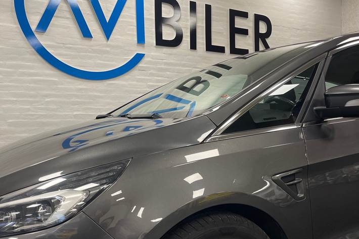 Grå Ford S-MAX fra 2018