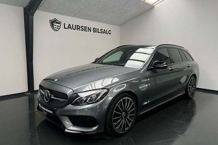 Grå Mercedes C43 fra 2017