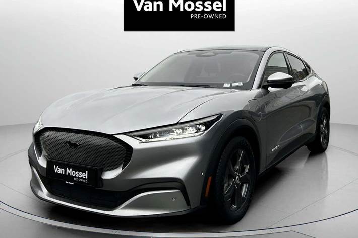Sølv Ford Mustang Mach-E fra 2021 set udefra