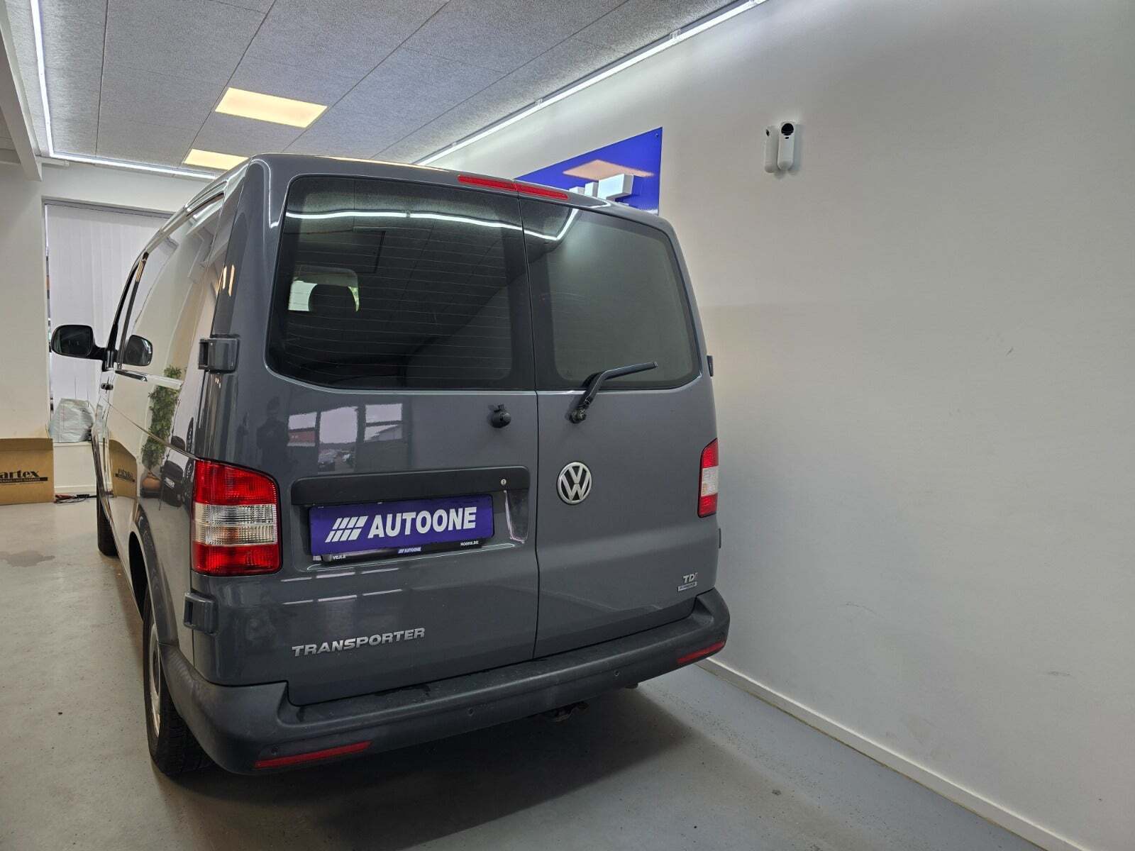 Sort VW Transporter fra 2015