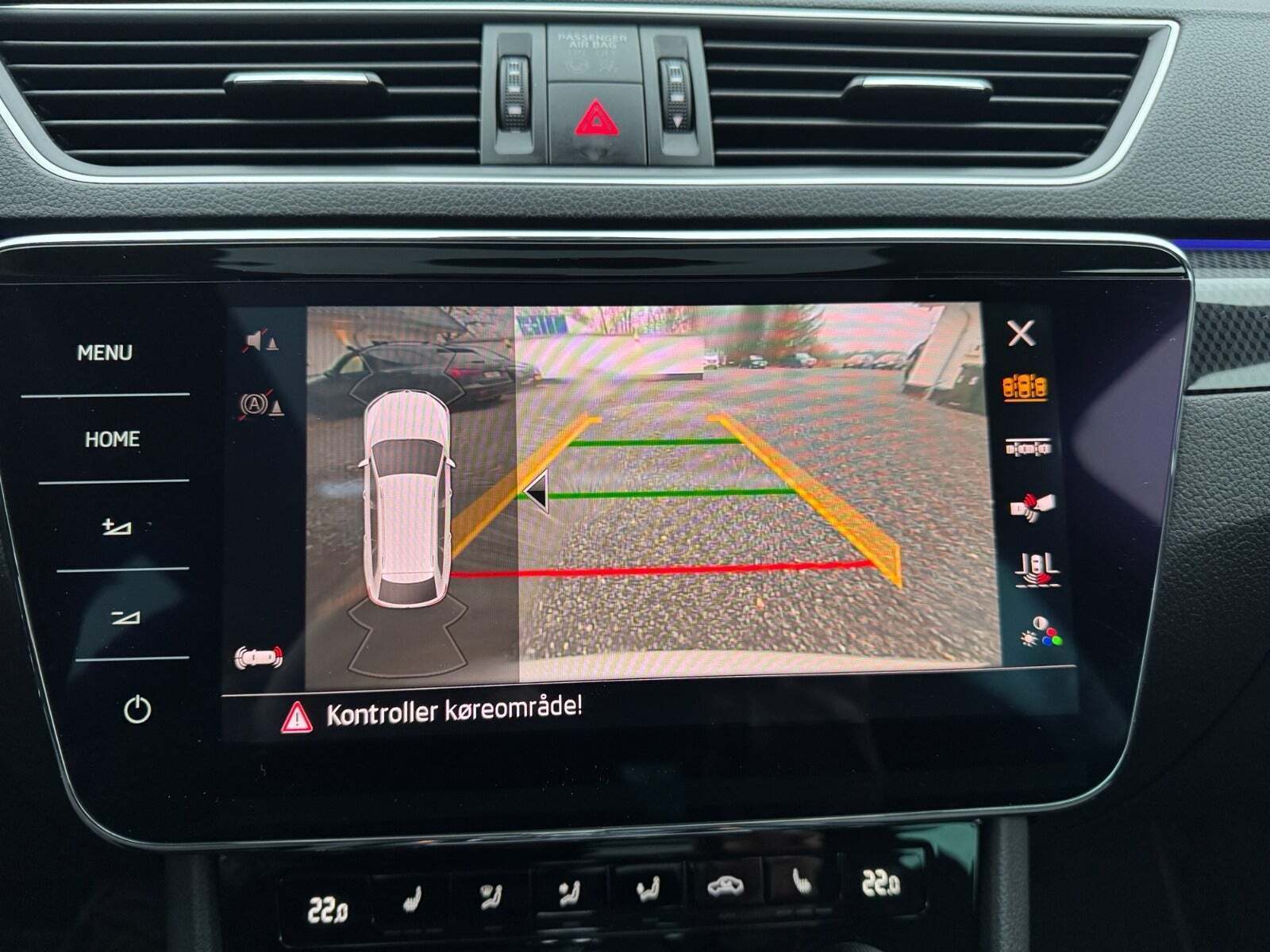 Grå Skoda Superb fra 2019