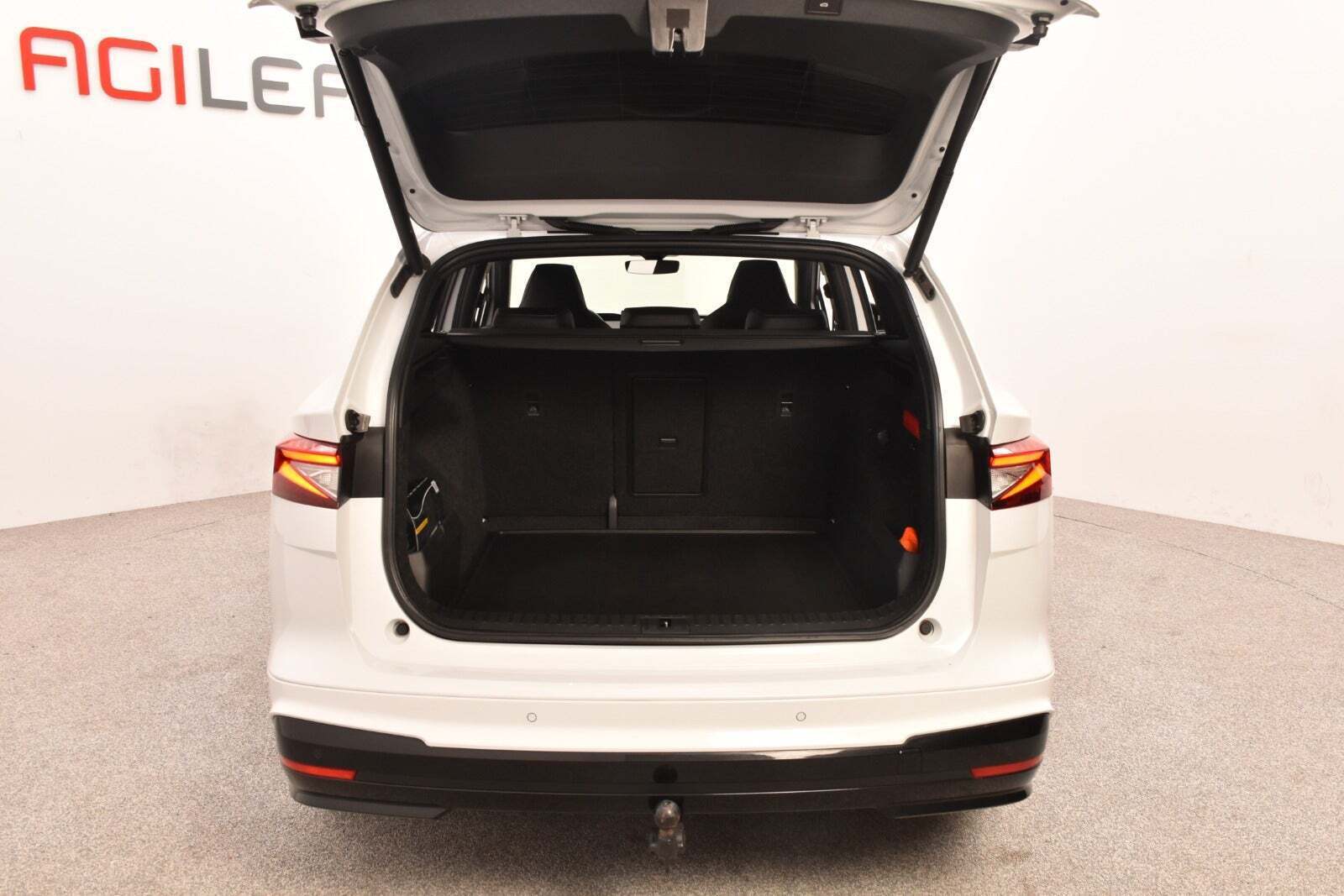 Hvid Skoda Enyaq fra 2022