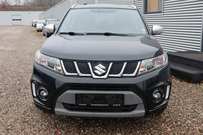 Sort Suzuki Vitara fra 2016