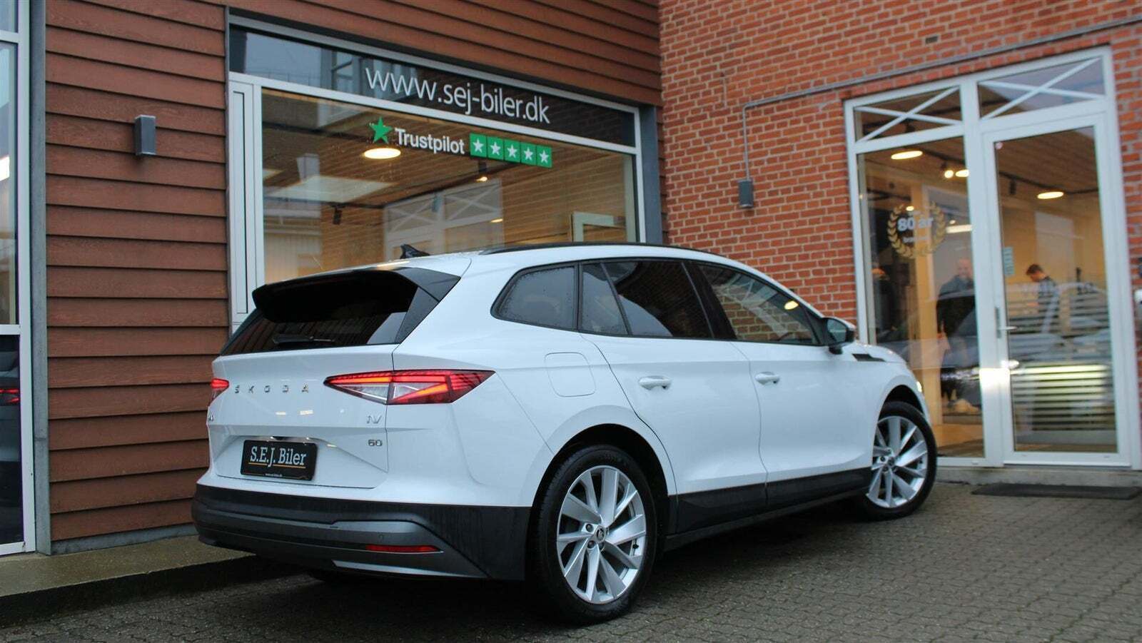 Hvid Skoda Enyaq fra 2021