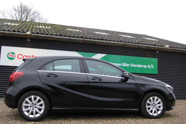 Sort Mercedes A180 fra 2015