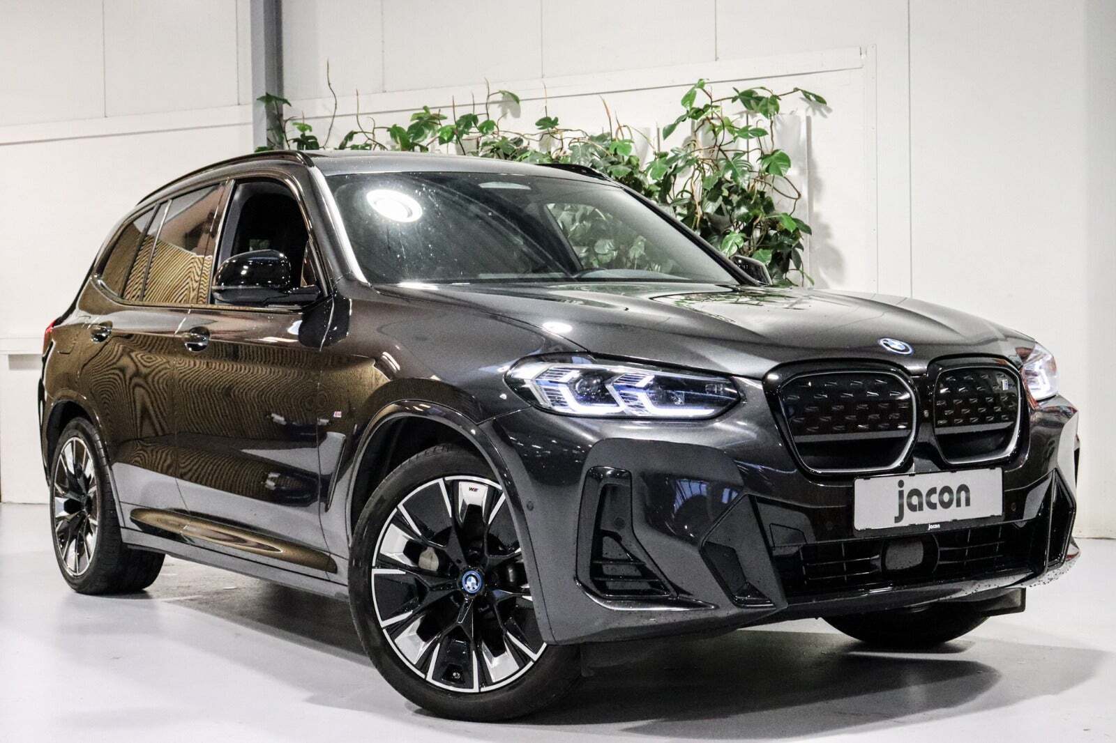 BMW iX3 Charged M-Sport