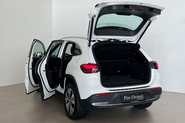 Hvid Mercedes EQA300 fra 2025