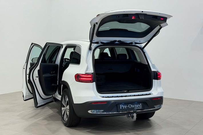 Hvid Mercedes EQB300 fra 2025