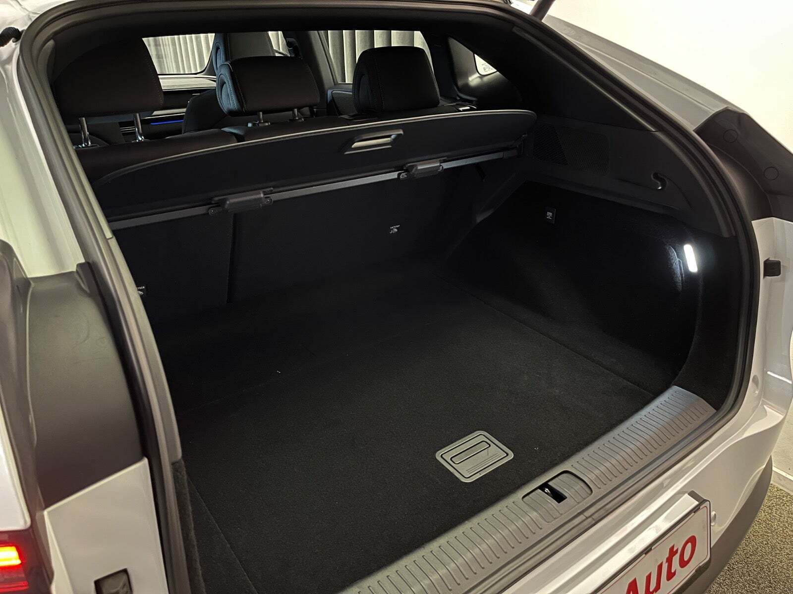 Hvid Xpeng G6 fra 2024