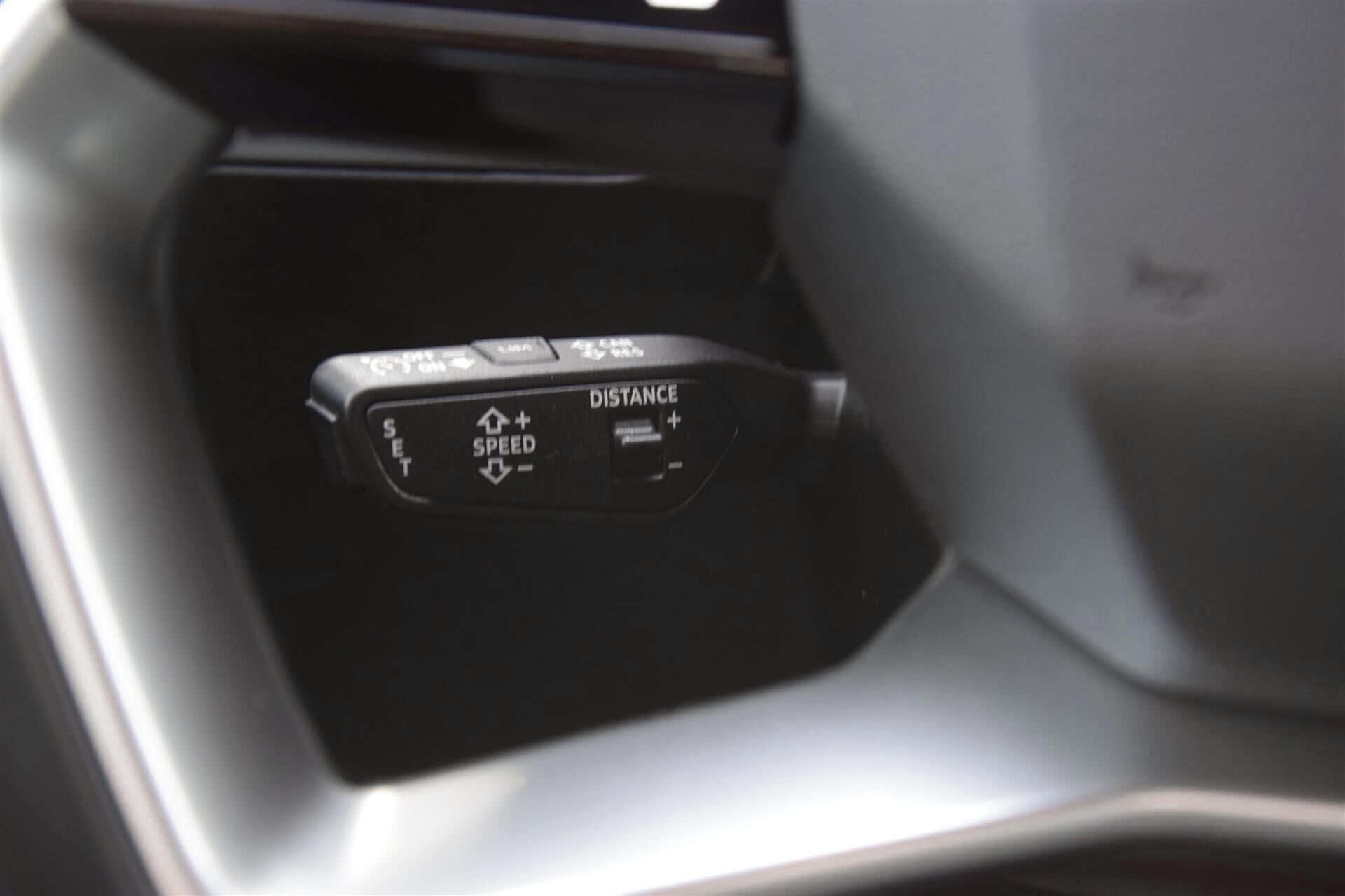 Grå Audi Q4 fra 2022