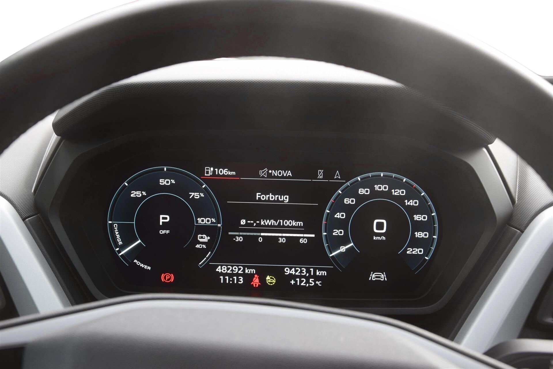 Grå Audi Q4 fra 2021