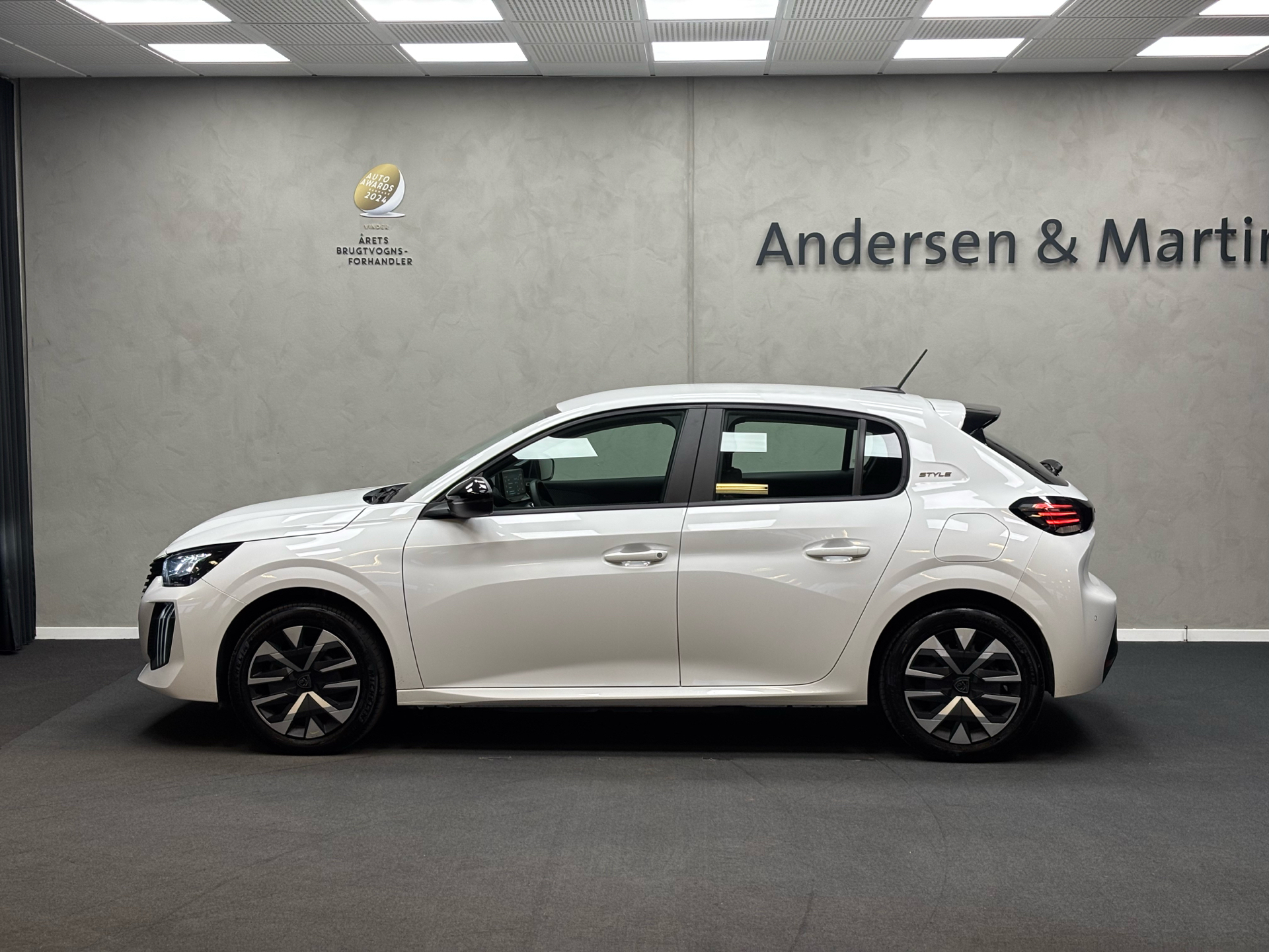 Peugeot e-208 EL Style 136HK 5d Aut.