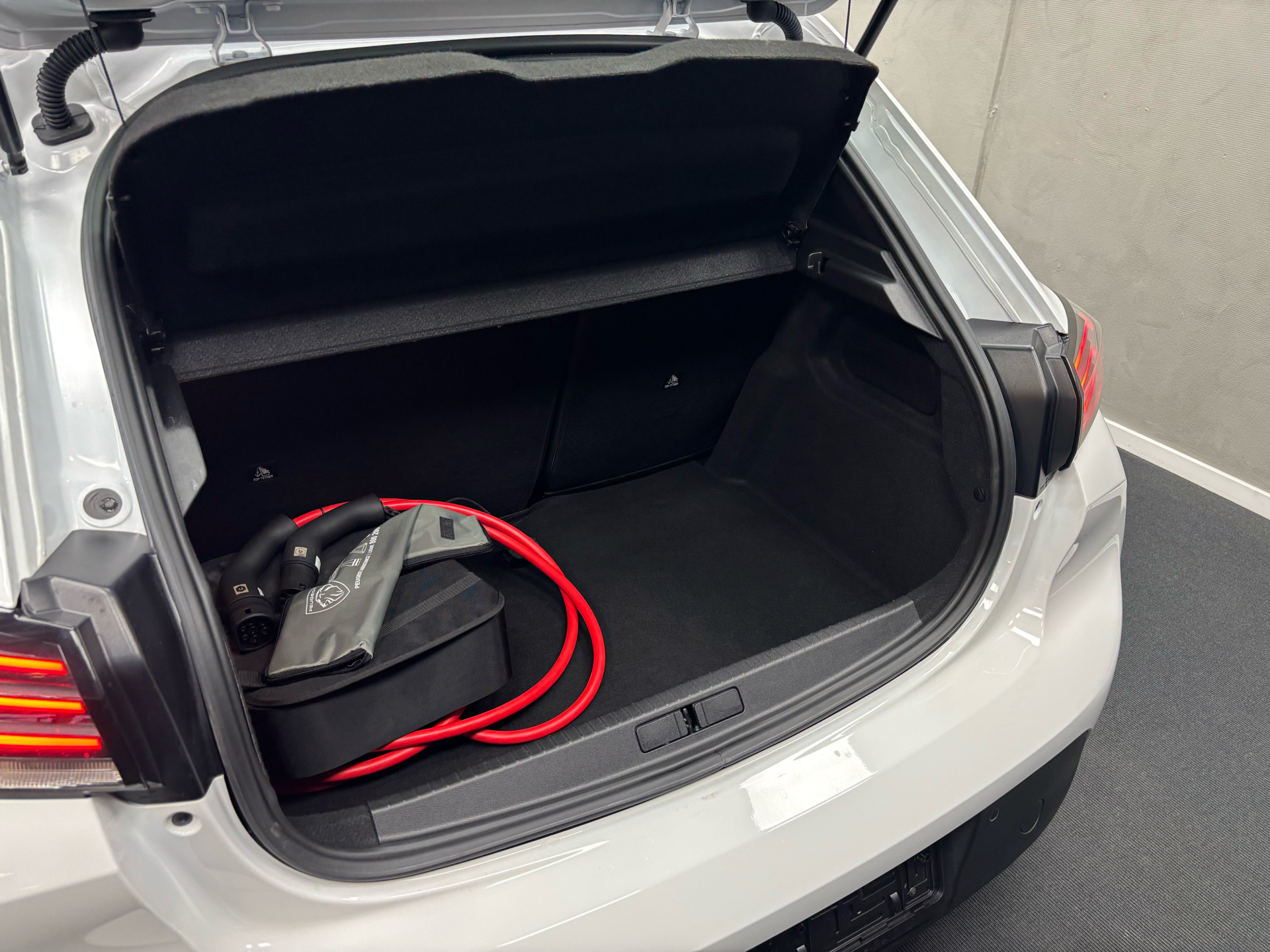 Peugeot e-208 EL Style 136HK 5d Aut.