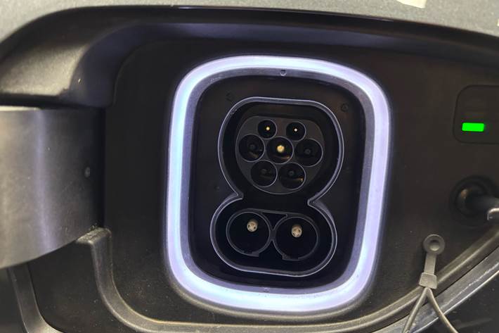 Grå Hyundai Kona fra 2021