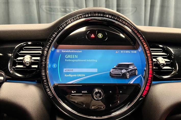 Hvid Mini Cooper fra 2022