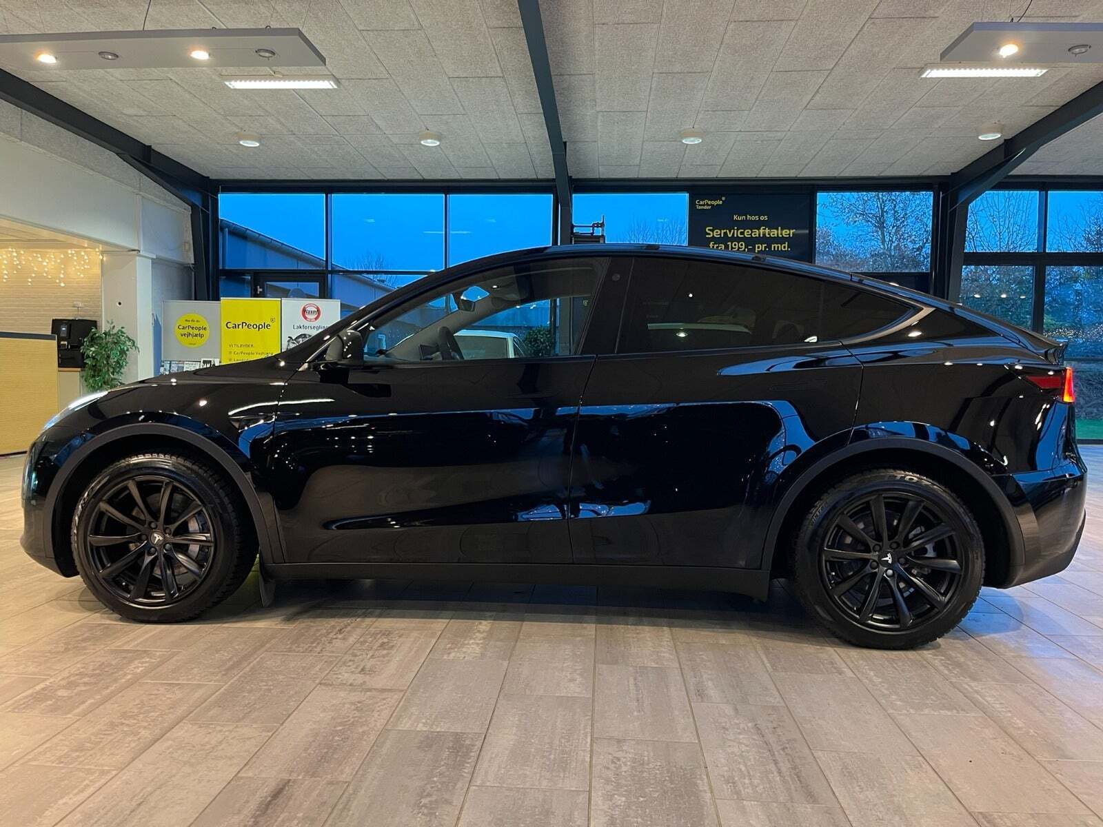 Tesla Model Y RWD