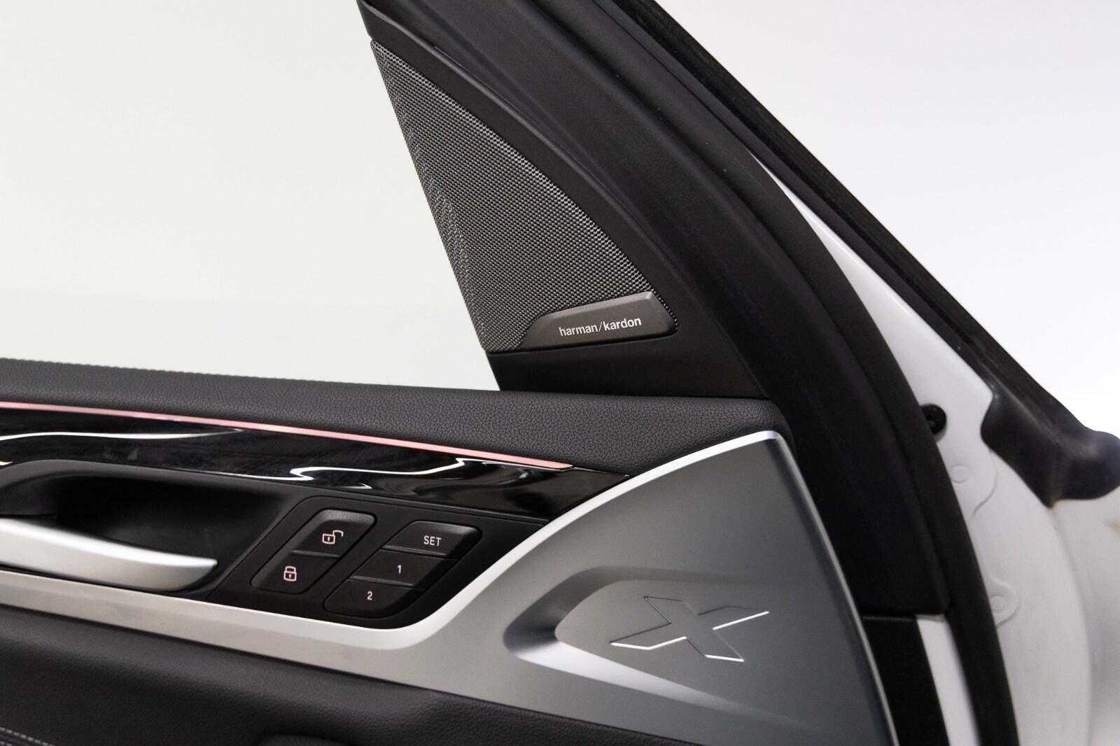 Hvid BMW iX3 fra 2021