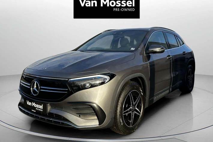 Grå Mercedes EQA250 fra 2024 set udefra