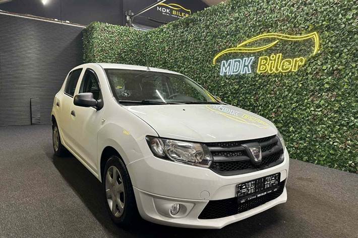 undefined Dacia Sandero fra 2014 set udefra