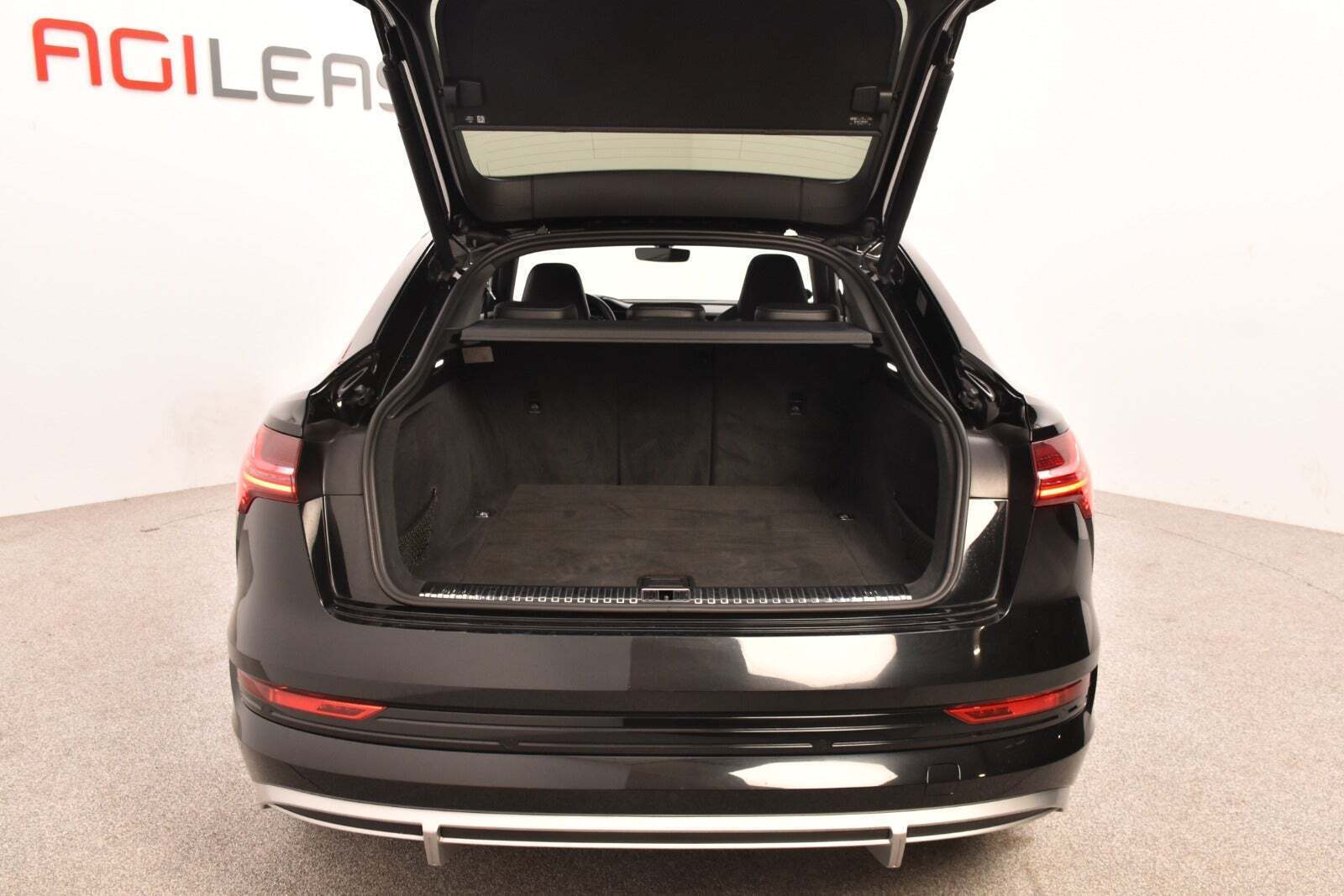 Sort Audi e-tron fra 2020