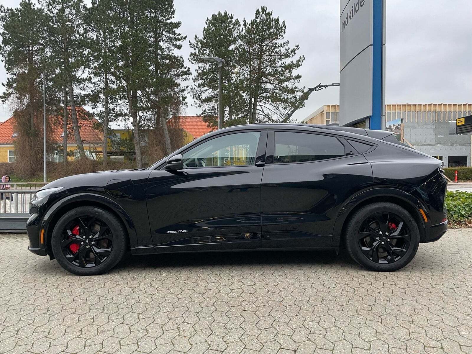 Ford Mustang Mach-E 75 Premium Standard Range AWD