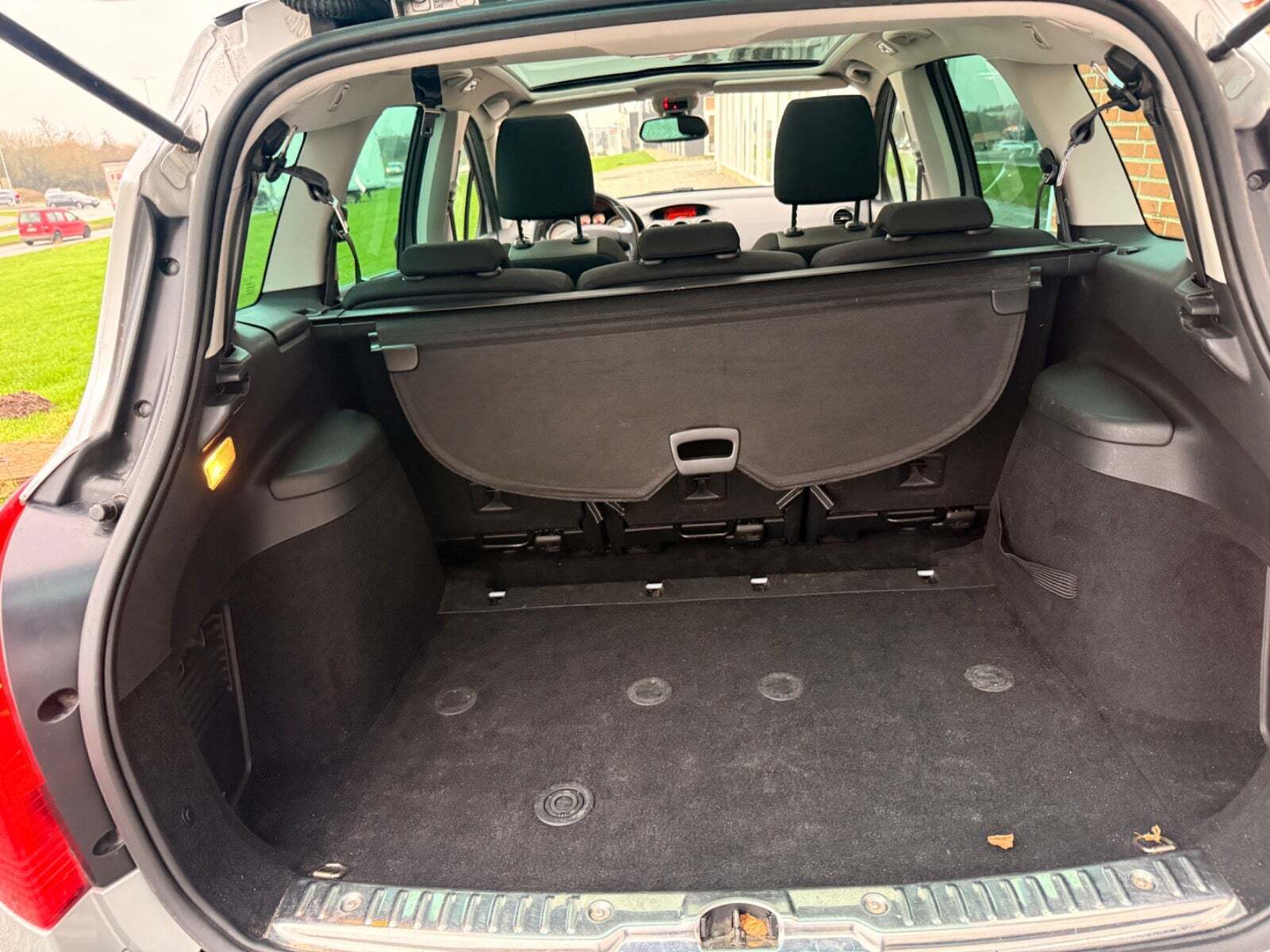 Sølv Peugeot 308 fra 2012