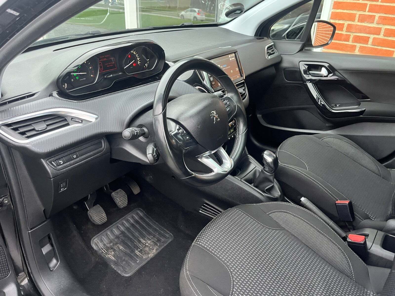 Peugeot 208 1,5 BlueHDi 100 Allure Sky