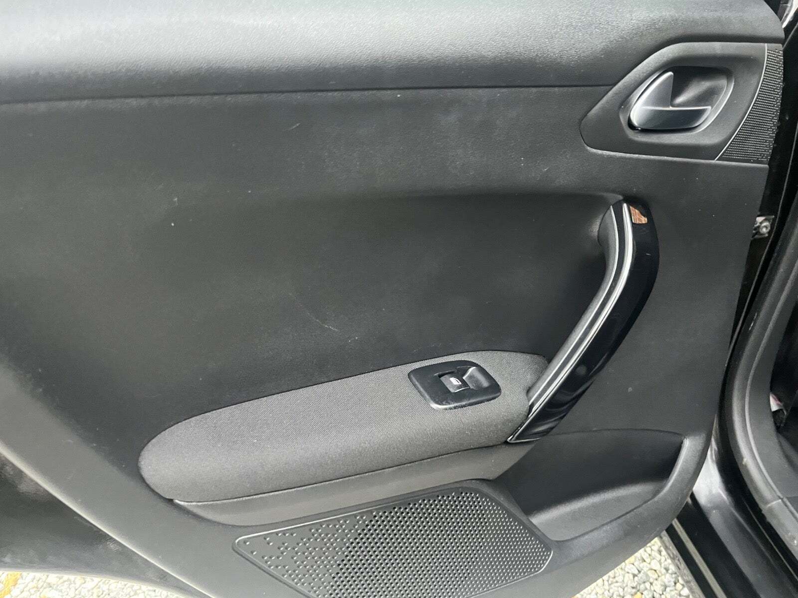 Sort Peugeot 208 fra 2019