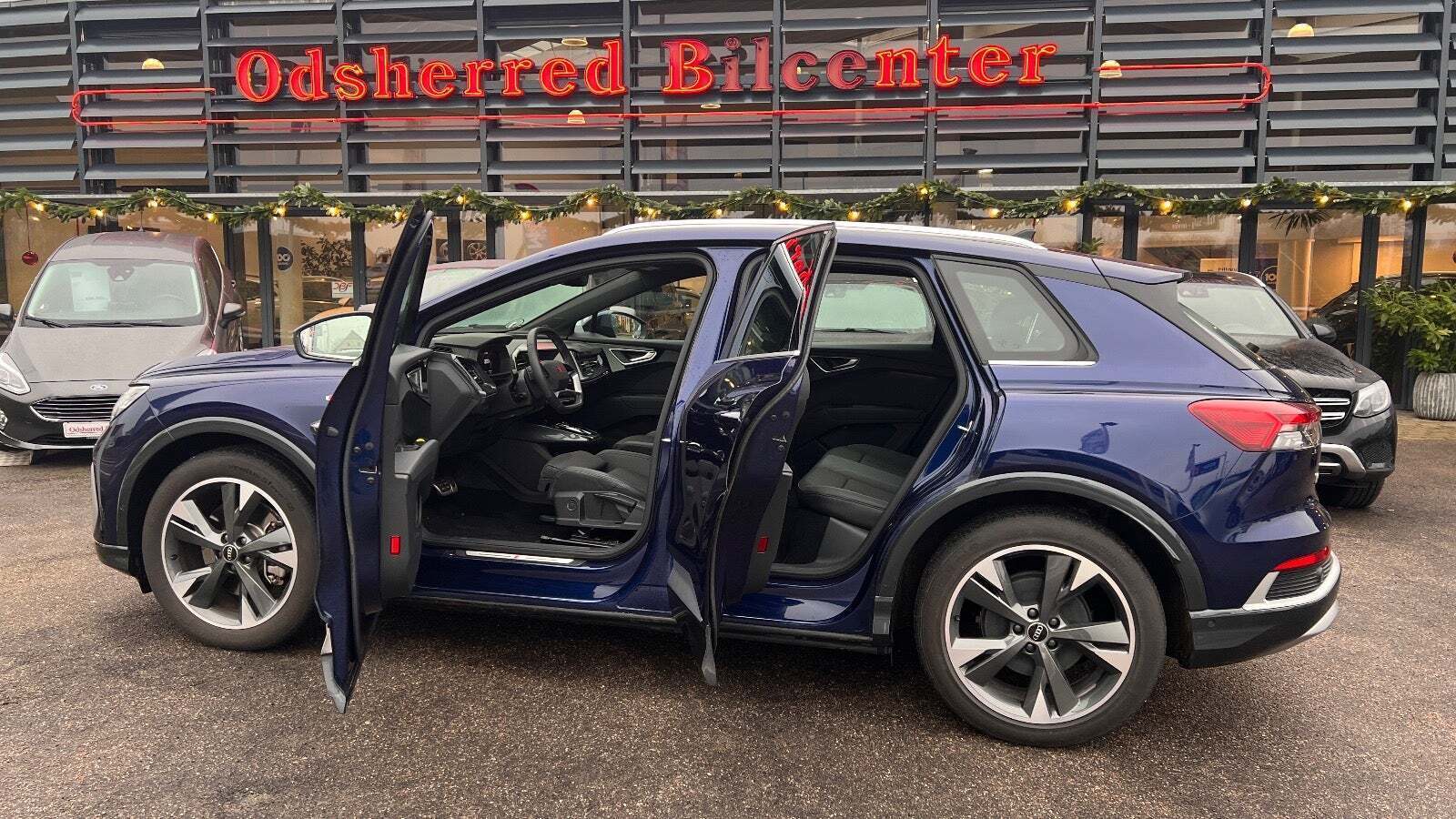 Blå Audi Q4 e-tron fra 2025