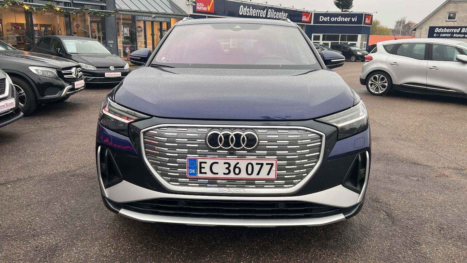 Blå Audi Q4 e-tron fra 2025
