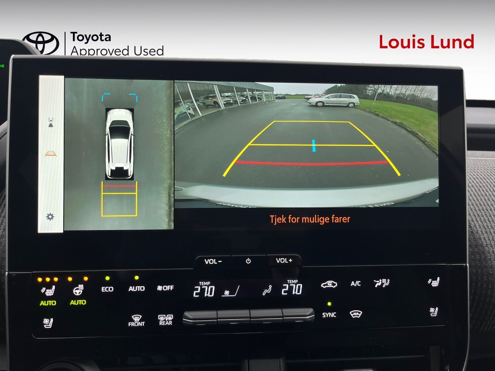 Sølv Toyota BZ4X fra 2025