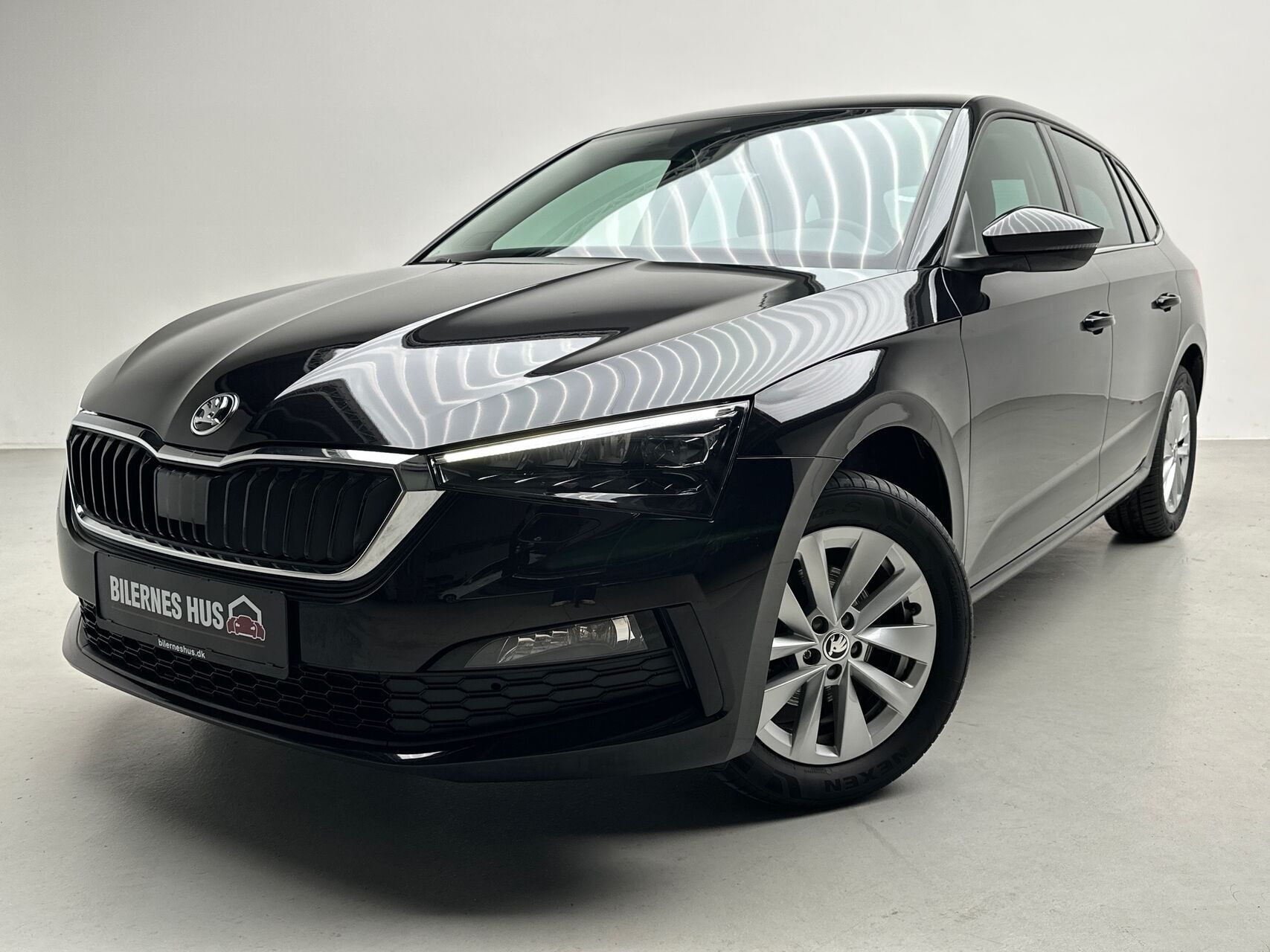 Sort Skoda Scala fra 2023