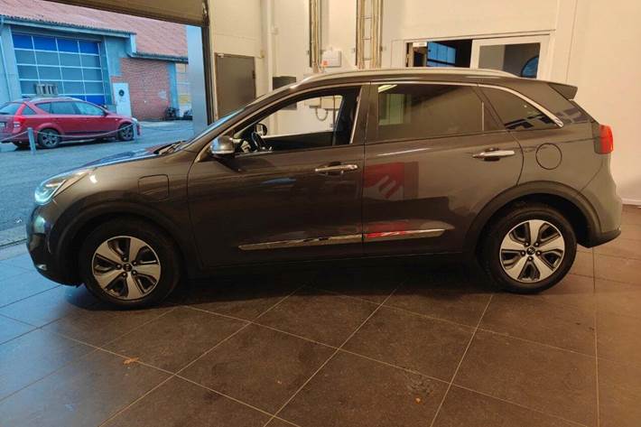 Grå Kia Niro fra 2018