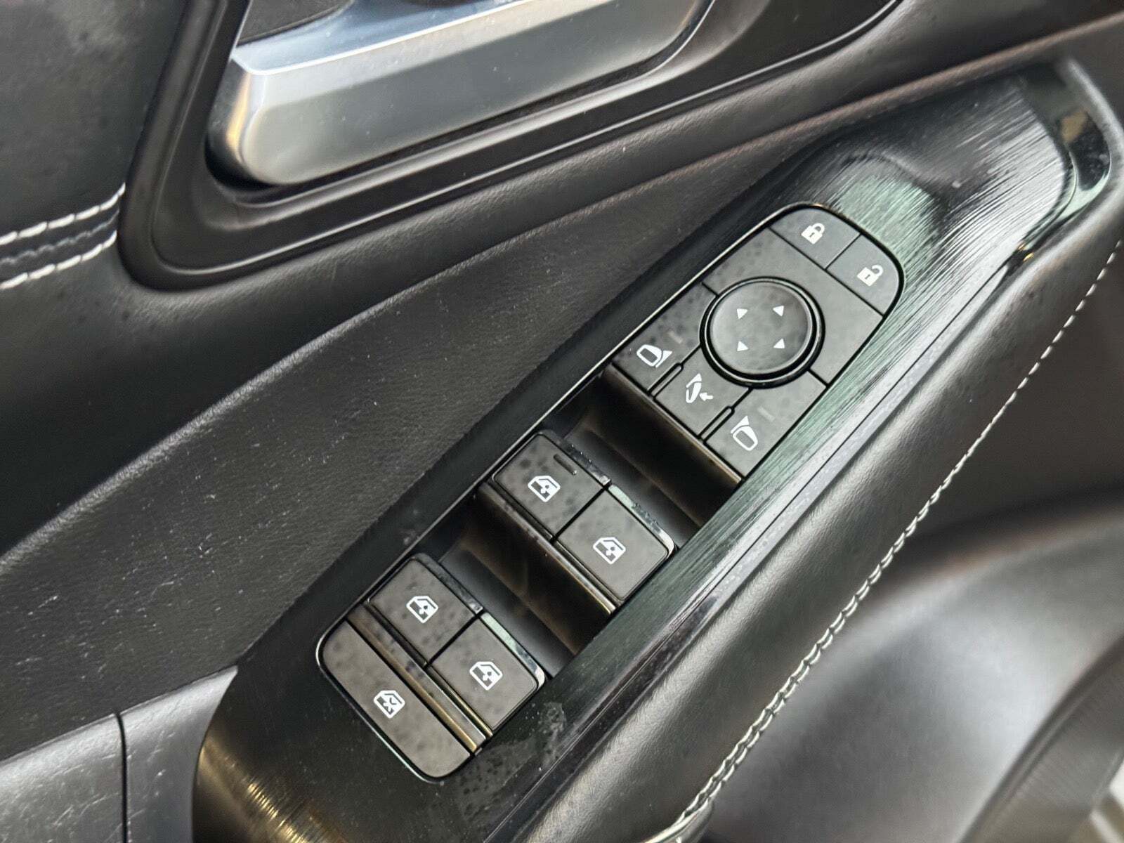 Grå Nissan Qashqai fra 2022