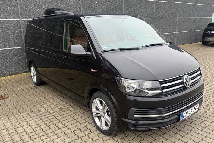 undefined VW Multivan fra 2016 set udefra