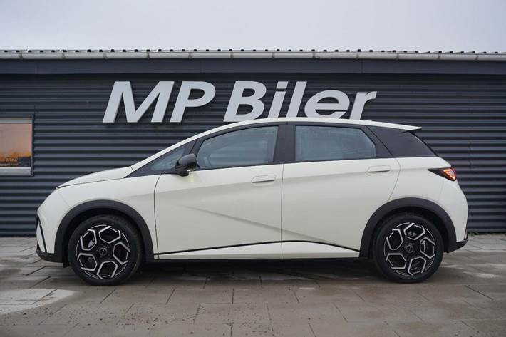 Beige BYD Dolphin fra 2024