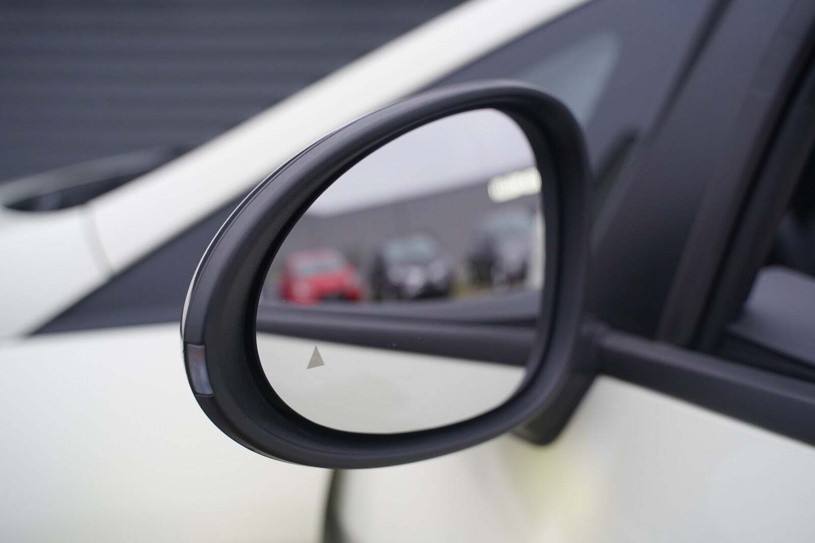 Beige BYD Dolphin fra 2024