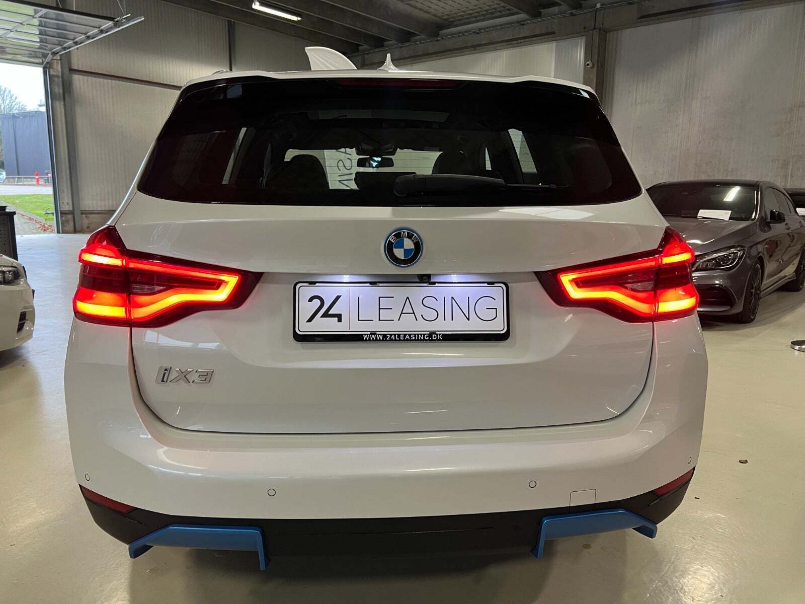 BMW iX3 Charged Plus