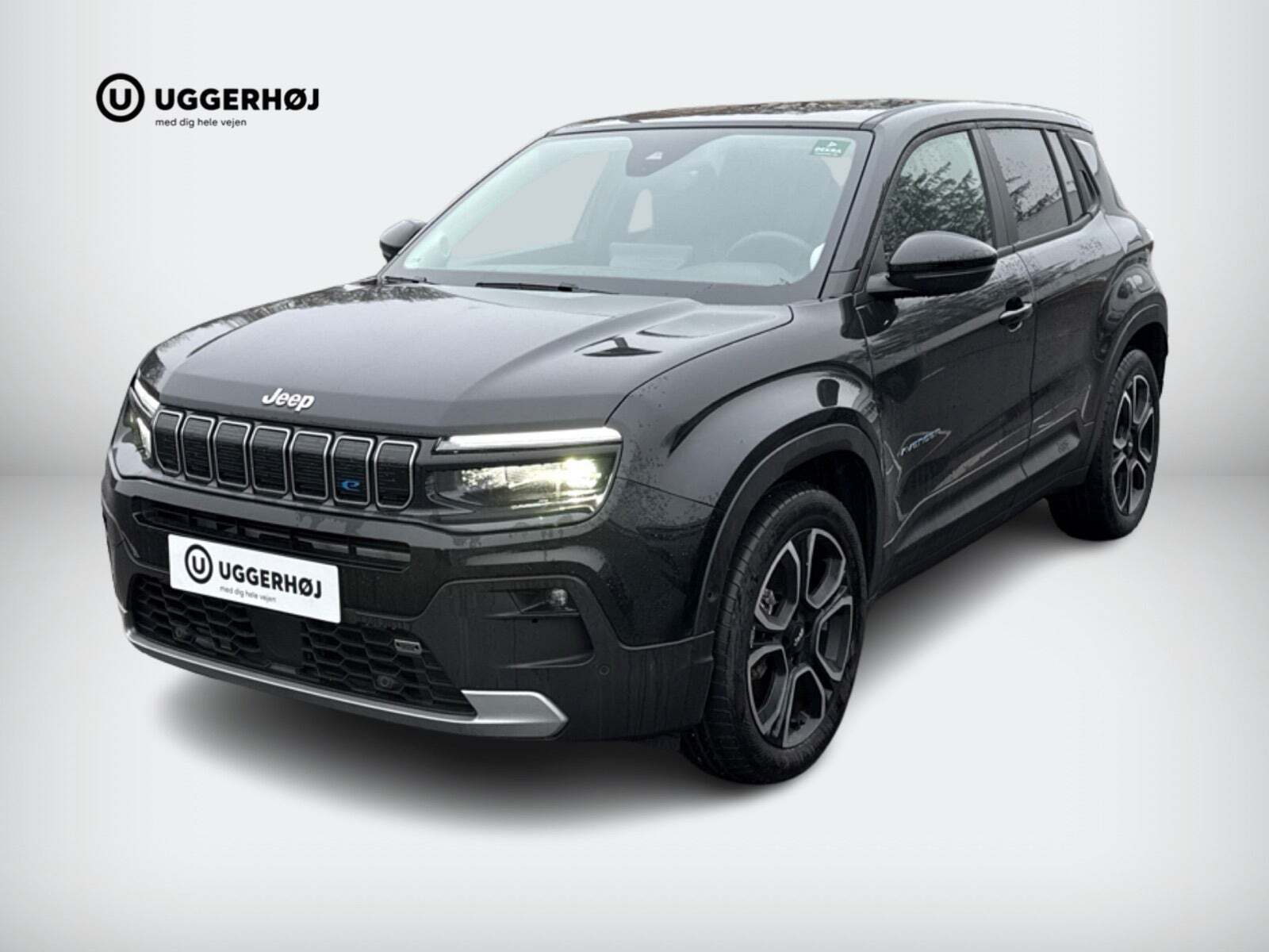 Sort Jeep Avenger fra 2024 set udefra