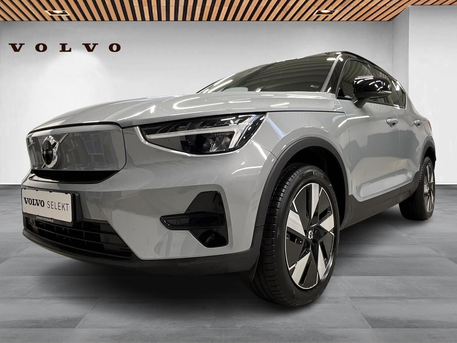 Volvo XC40 Standard Range Plus