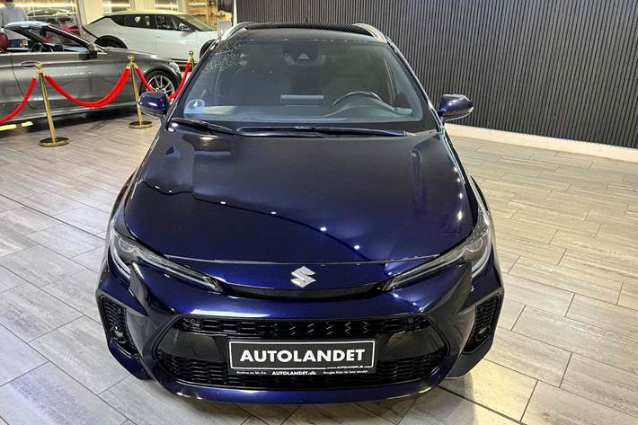 Blå Suzuki Swace fra 2020