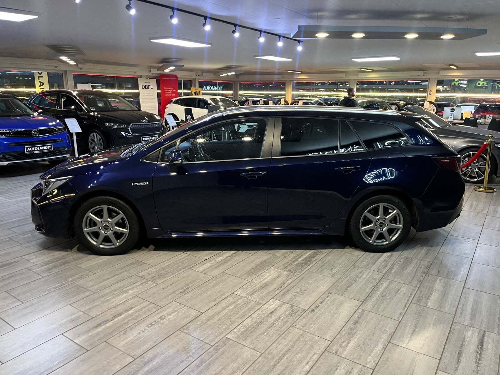 Blå Suzuki Swace fra 2020